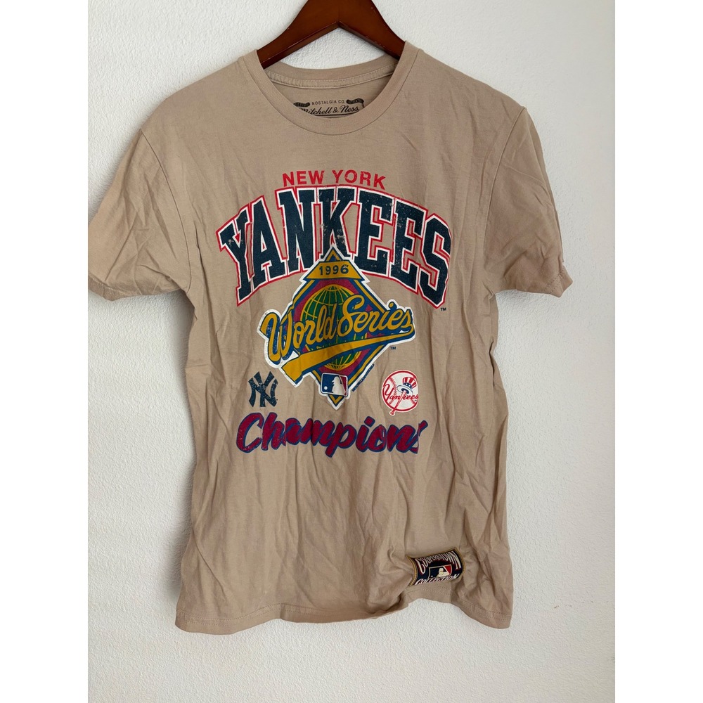 Mitchell & Ness‎ New York Yankees 1996 World Series Champion Tan Graphic Tee M